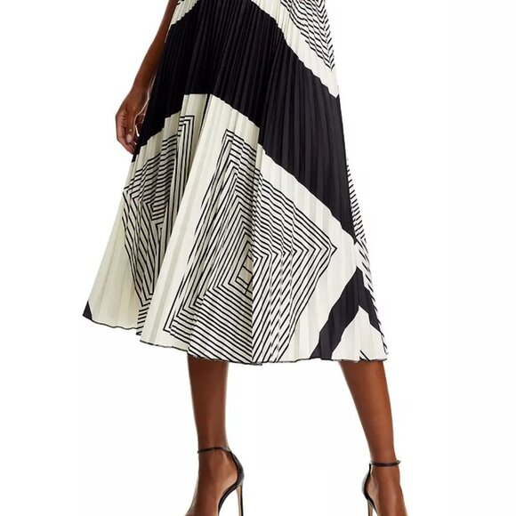 NWOT Nancy Yang Pleated Geometric Skirt, Size M - Picture 9 of 12